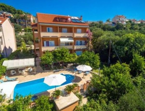 Apartments with a swimming pool Banjol, Rab - 22848